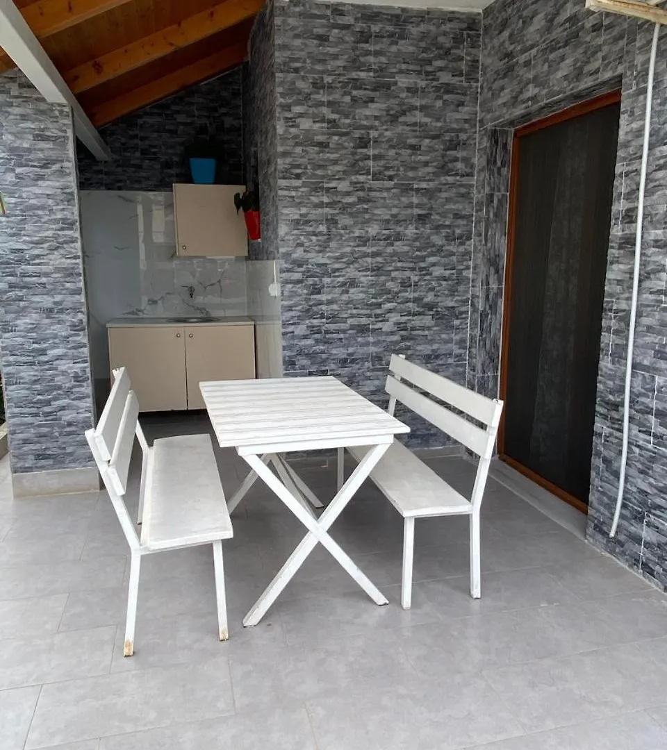 Vila Avni Likometi 卡萨米尔 0*,