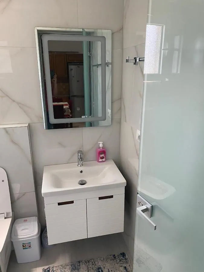 Vila Avni Likometi Ksamil Guest house