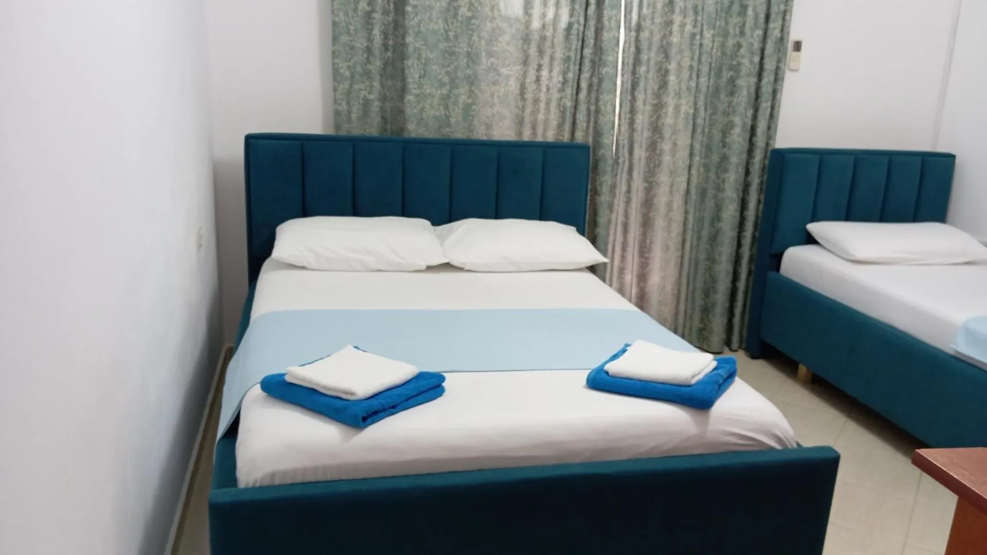 Vila Avni Likometi Ksamil Guest house